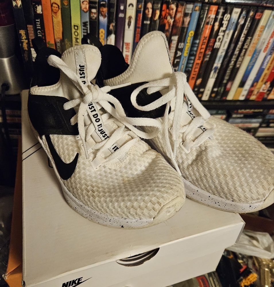 Ladies NIKE Easy shoes
